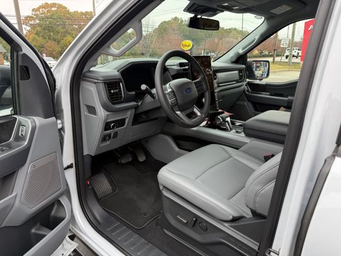 Used 2025 Ford F150 Lightning Flash AWD/4WD image 19