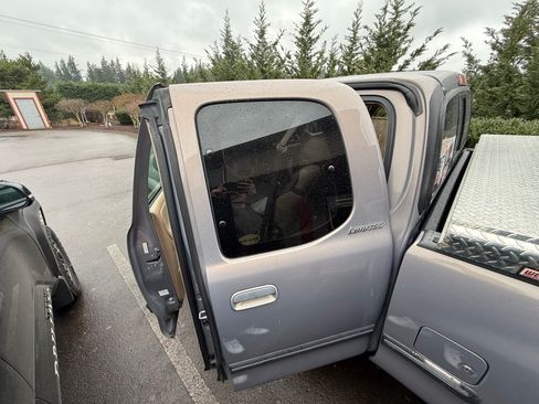 Used 2001 Toyota Tundra Limited image 10