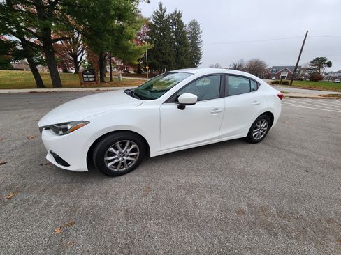 Used 2016 MAZDA MAZDA3 i Sport w/ Preferred Equipment Package image 10