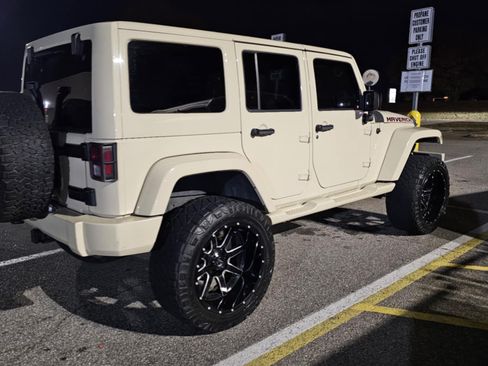 Used 2011 Jeep Wrangler Unlimited Sport image 4