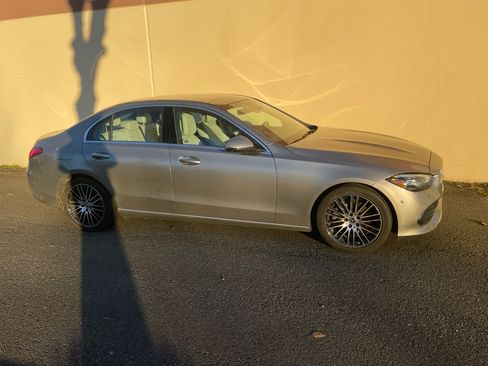 Used 2023 Mercedes-Benz C 300 4MATIC Sedan image 4