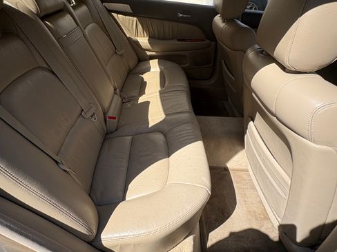 Used 1999 Lexus LS 400 image 16