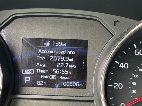 Used 2021 Kia Sedona LX FWD image 19