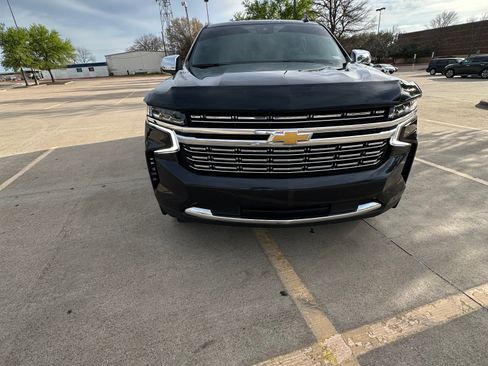Used 2023 Chevrolet Suburban Premier w/ Premium Package image 5