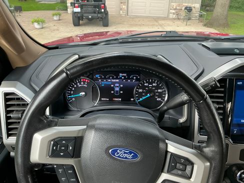 Used 2022 Ford F250 Lariat w/ Lariat Value Package AWD/4WD image 11