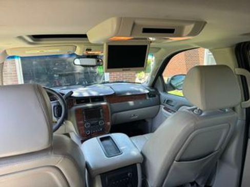 Used 2008 Chevrolet Avalanche LTZ w/ LTZ Preferred Equipment Group image 8