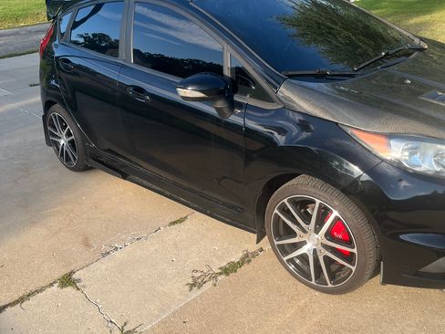 Used 2017 Ford Fiesta ST image 4