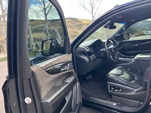 Used 2017 Cadillac Escalade ESV Platinum image 10