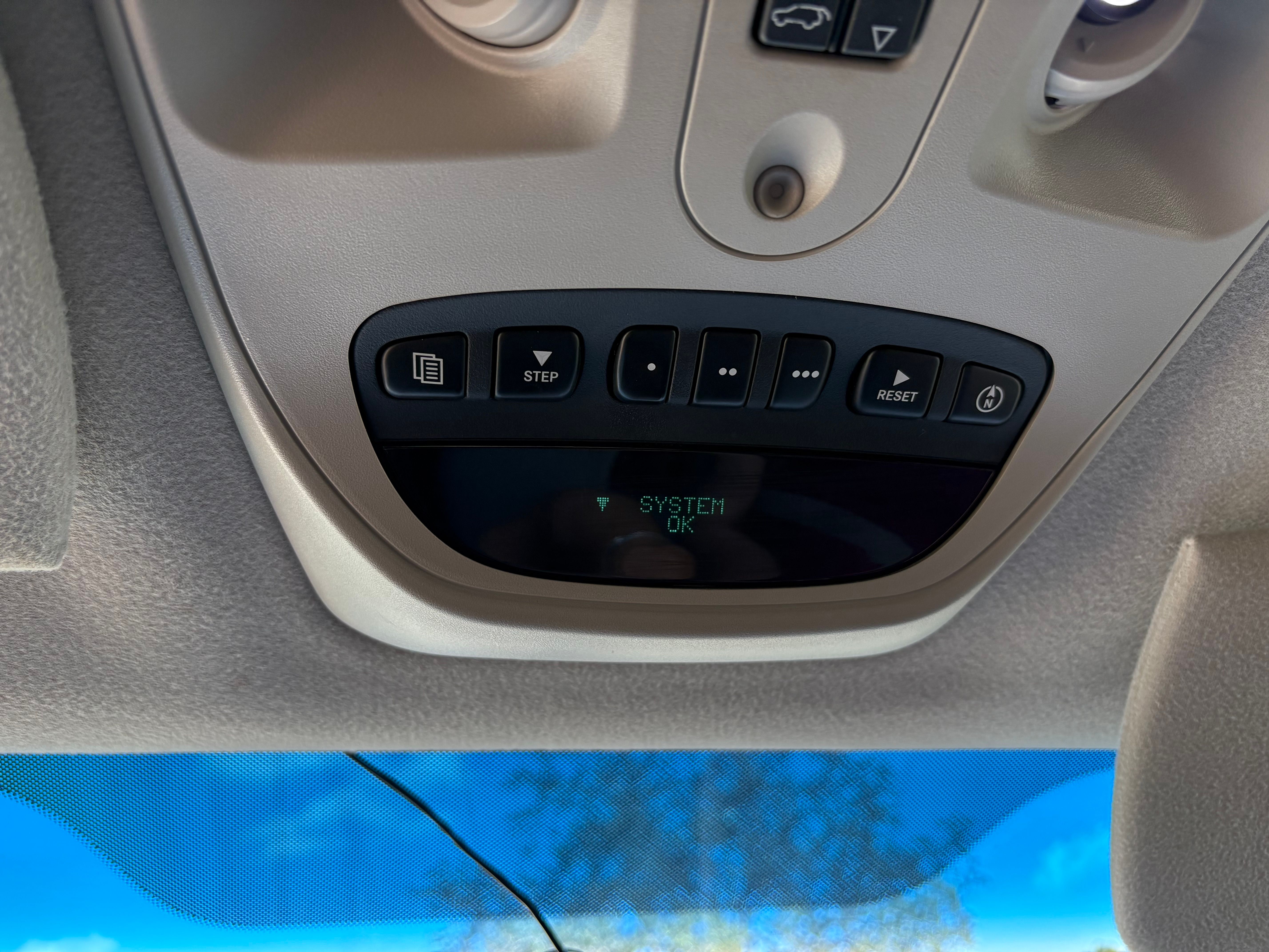 Used 2008 Chrysler Aspen Limited RWD image 30