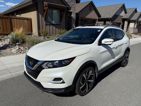 Used 2020 Nissan Rogue Sport SL FWD image 19