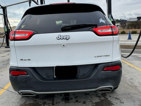 Used 2015 Jeep Cherokee Limited w/ Luxury Group image 5