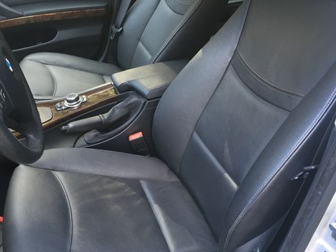 Used 2010 BMW 328i xDrive Sedan image 9