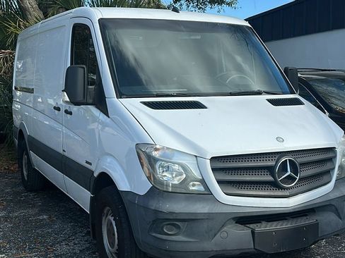 Used 2015 Mercedes-Benz Sprinter 2500 image 2