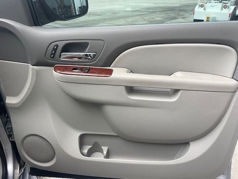 Used 2013 Chevrolet Tahoe LTZ image 13