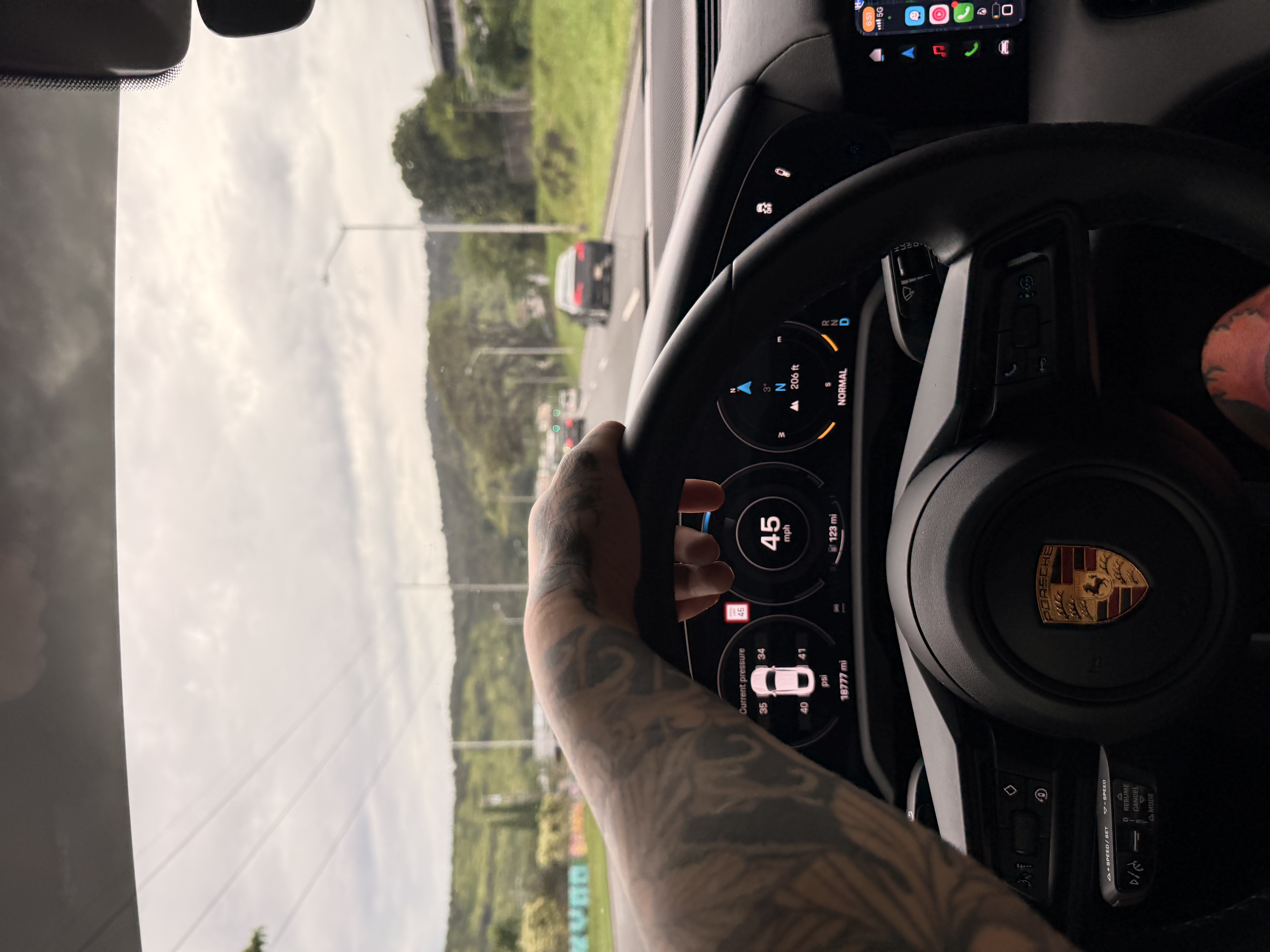 Used 2022 Porsche Taycan RWD image 1