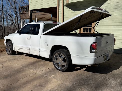 Used 2000 Dodge Dakota 2WD Club Cab image 2