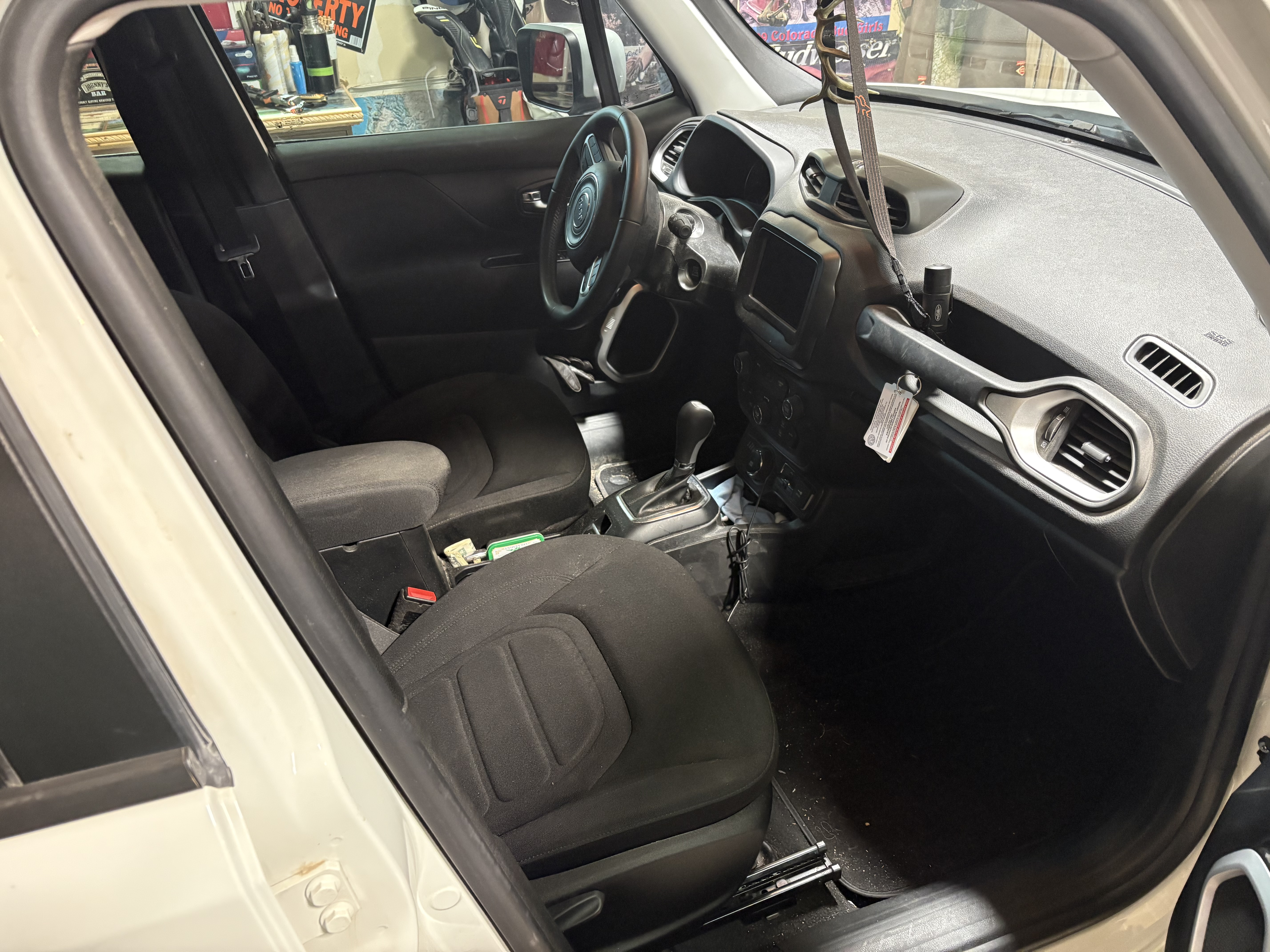 Used 2020 Jeep Renegade Latitude AWD/4WD image 4