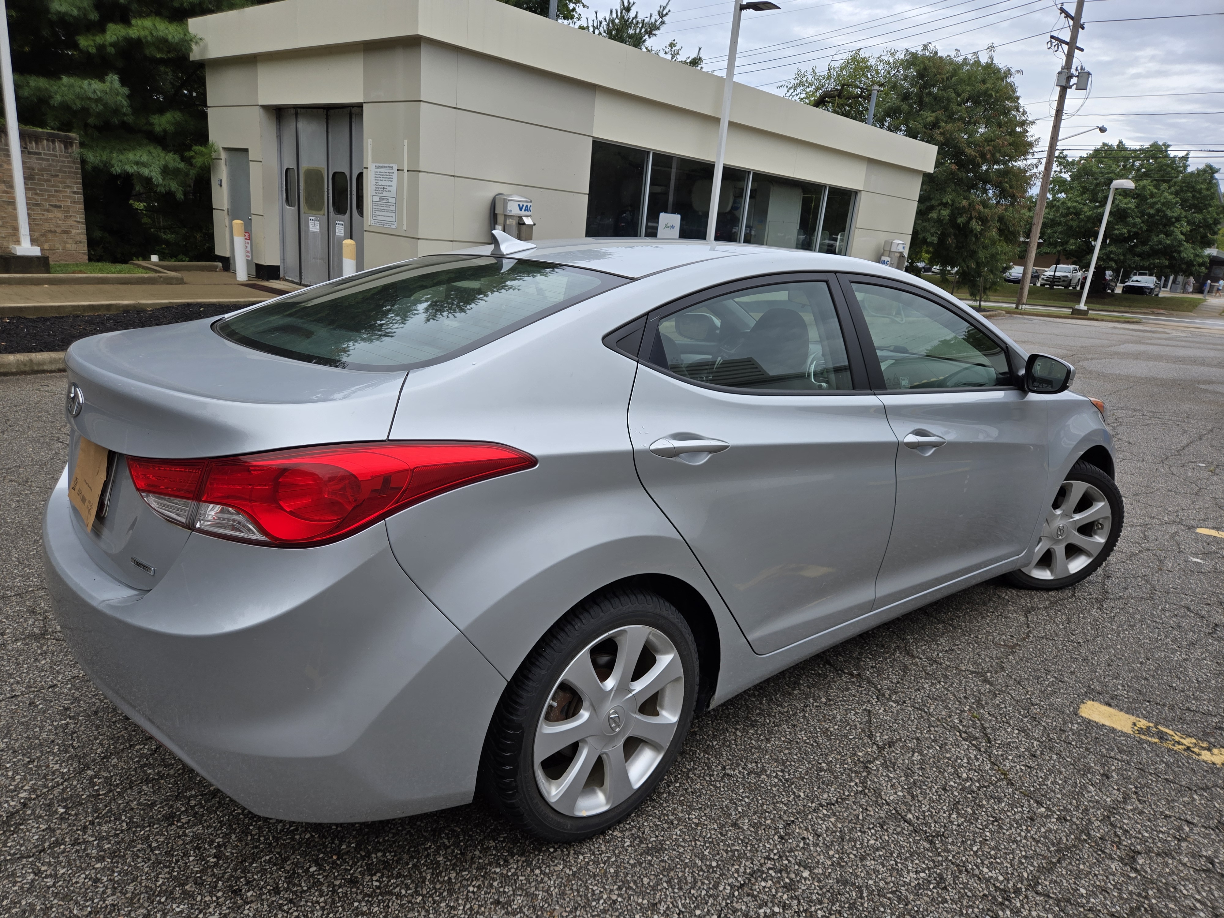 Used 2011 Hyundai Elantra Limited FWD image 6