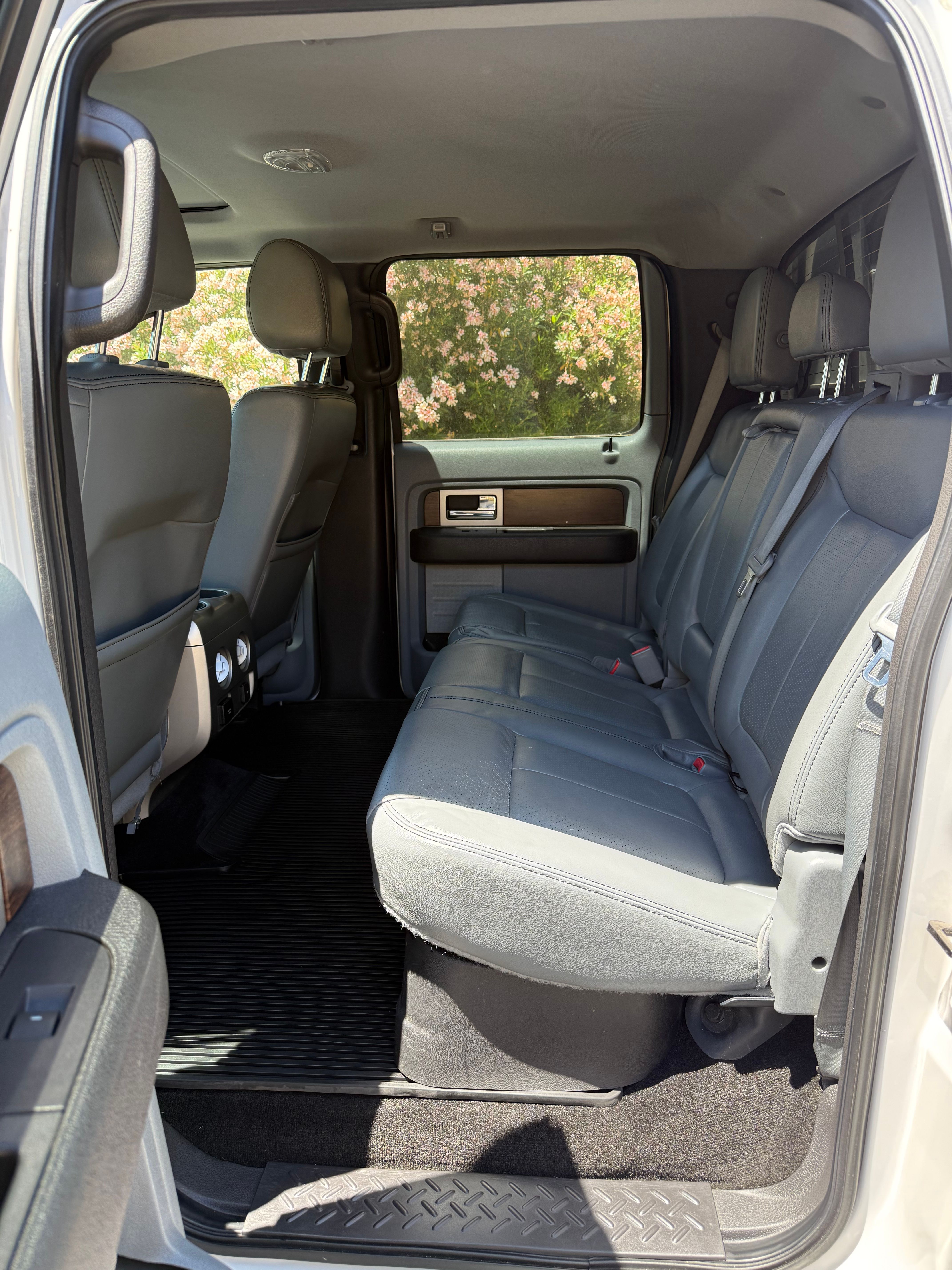 Used 2013 Ford F150 Lariat w/ Luxury Equipment Group AWD/4WD image 8
