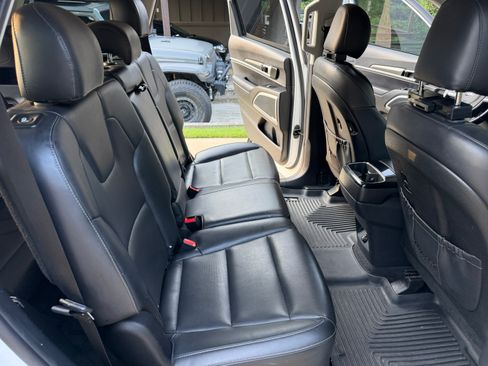 Used 2020 Kia Telluride S w/ S 8 Passenger Seating Package FWD image 22
