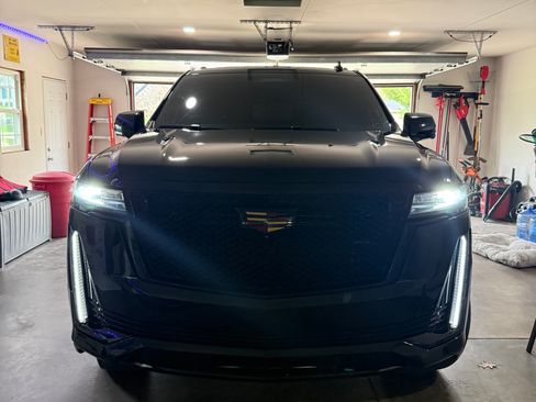 Used 2021 Cadillac Escalade Sport w/ Driver Assist Tech Package image 8