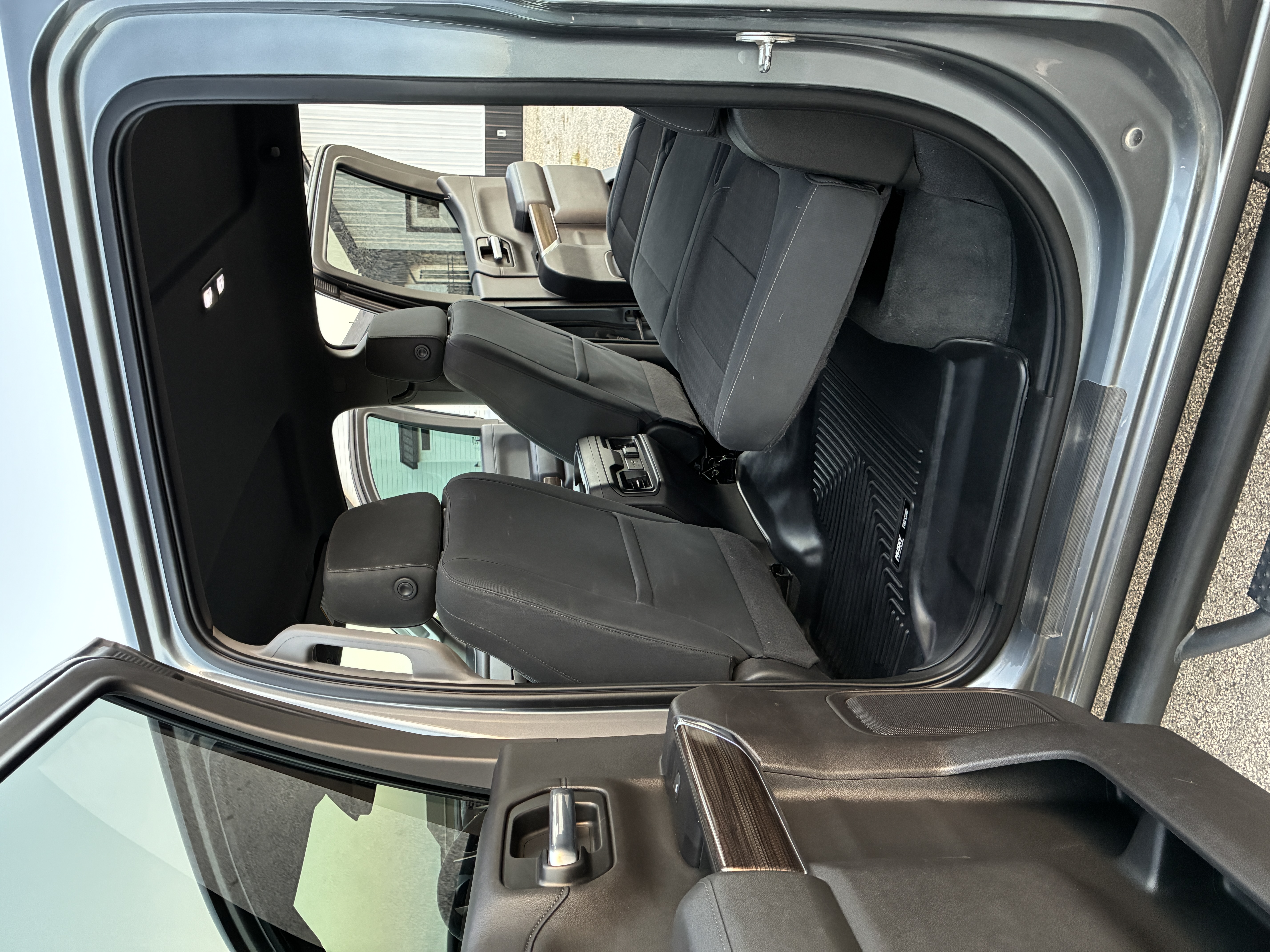 Used 2020 Chevrolet Silverado 1500 RST w/ Texas Edition AWD/4WD image 9
