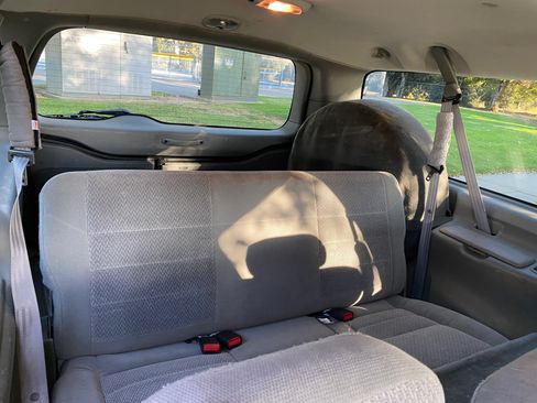 Used 2004 Ford Excursion XLT image 8