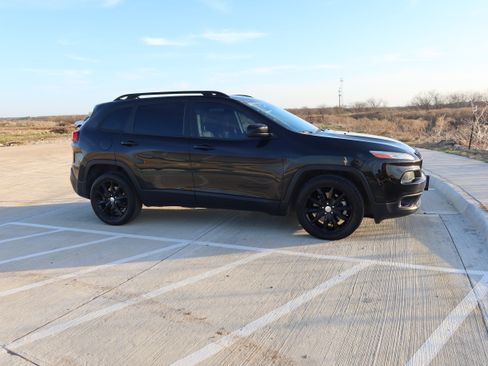 Used 2014 Jeep Cherokee Latitude image 1