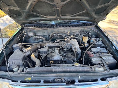 Used 2000 Toyota Tacoma 2WD Xtracab image 5