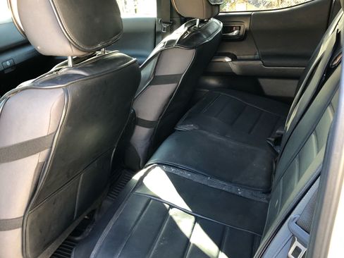 Used 2019 Toyota Tacoma TRD Off-Road image 13