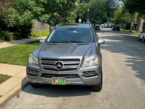Used 2010 Mercedes-Benz GL 450 4MATIC image 2