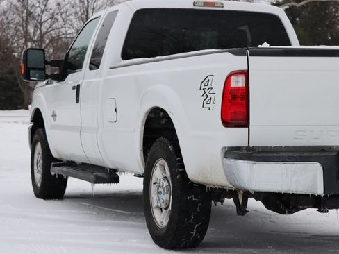 Used 2016 Ford F250 XLT w/ XLT Interior Package image 5