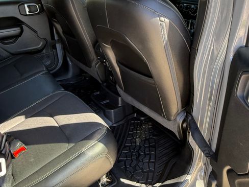 Used 2021 Jeep Wrangler Unlimited Sport image 16