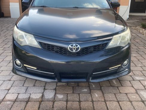 Used 2013 Toyota Camry SE w/ Leather Pkg FWD image 1