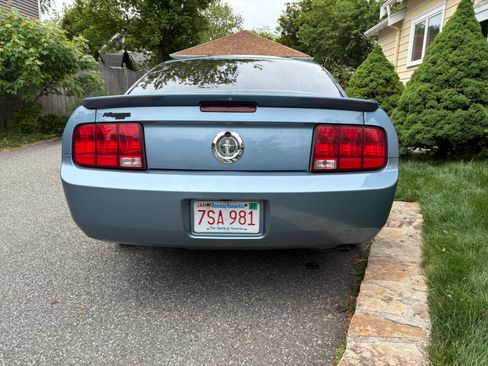 Used 2007 Ford Mustang Premium RWD image 5