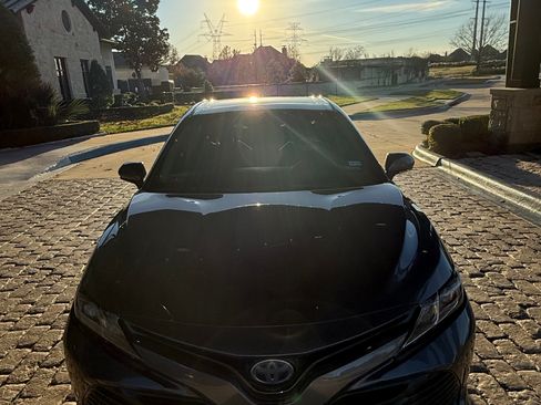 Used 2018 Toyota Camry LE w/ Audio Package FWD image 4