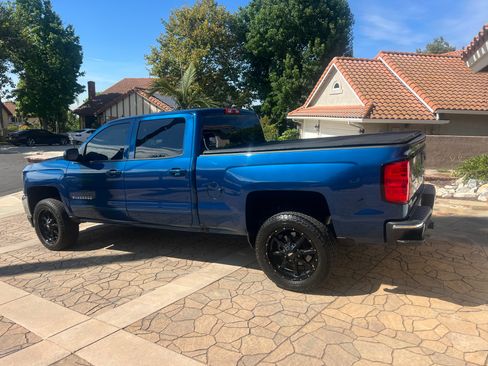 Used 2017 Chevrolet Silverado 1500 LT w/ LT Convenience Package image 2