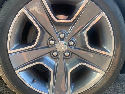 Used 2013 Dodge Challenger R/T RWD image 9