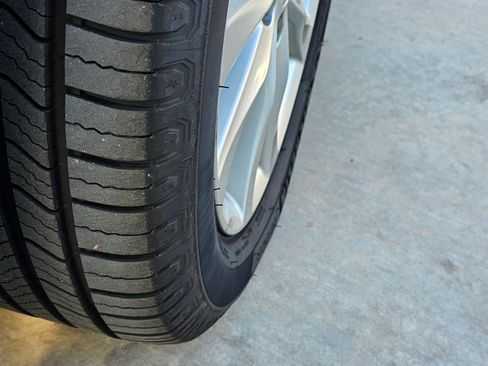 Used 2011 Lexus ES 350 image 6
