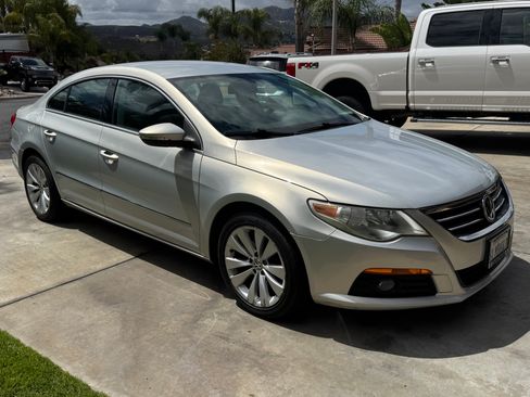 Used 2010 Volkswagen CC Sport FWD image 5