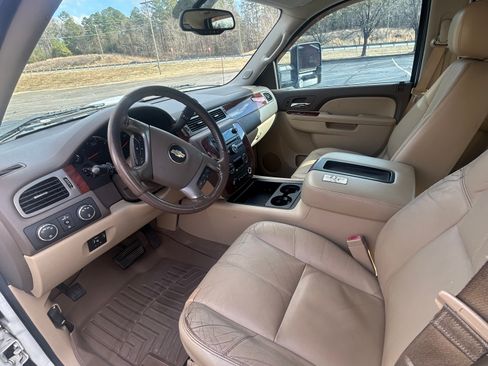 Used 2013 Chevrolet Silverado 2500 LTZ w/ LTZ Plus Package image 6