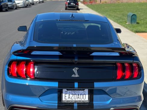 Used 2021 Ford Mustang Shelby GT500 w/ Technology Package image 2