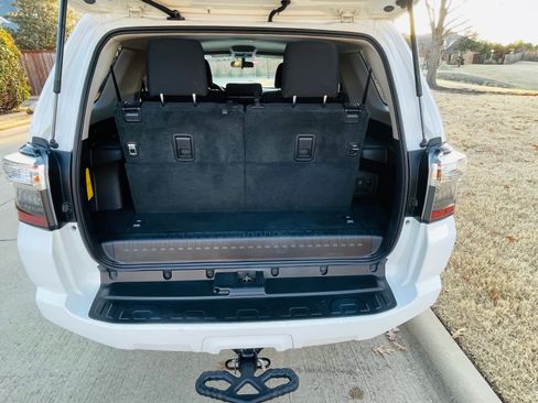 Used 2014 Toyota 4Runner SR5 image 25