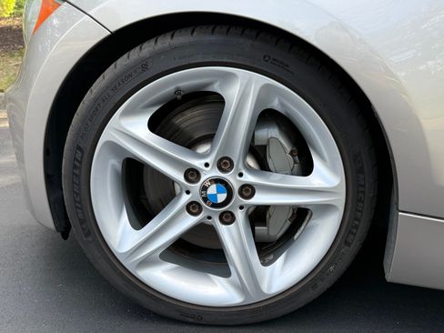 Used 2011 BMW 135i Convertible RWD image 17
