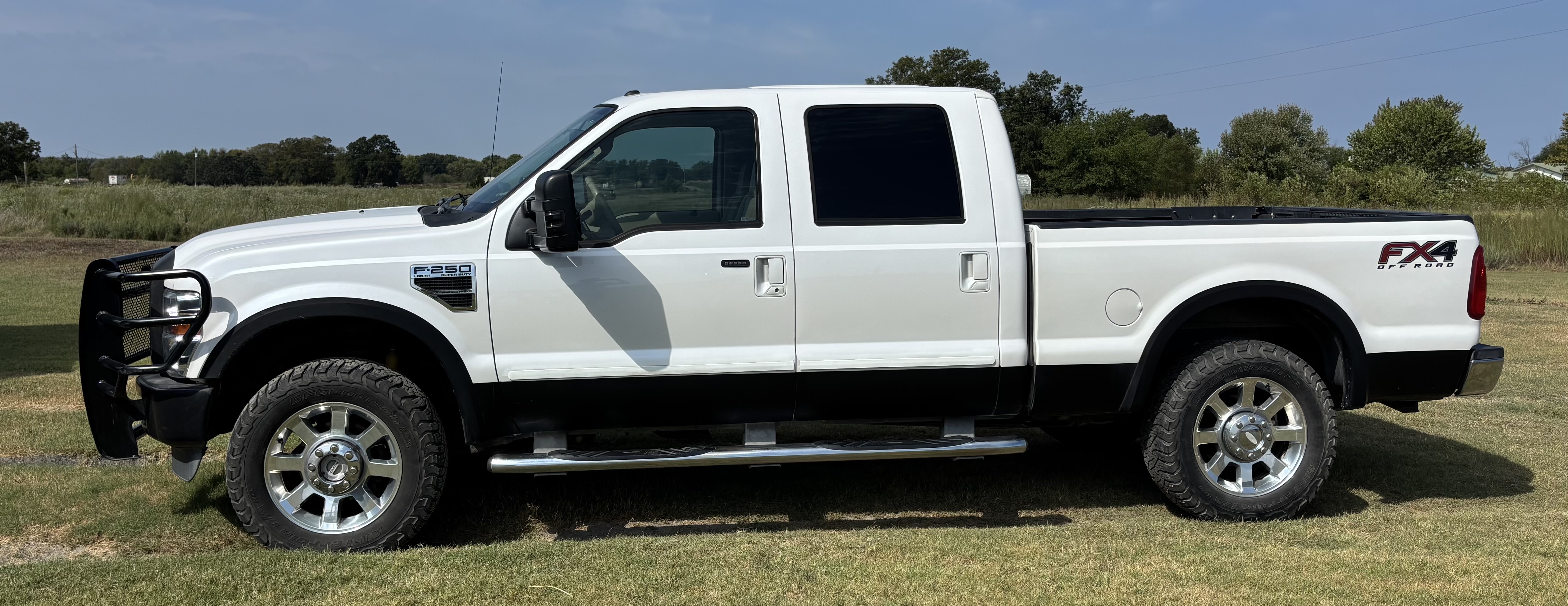 Used 2010 Ford F250 Lariat AWD/4WD image 2