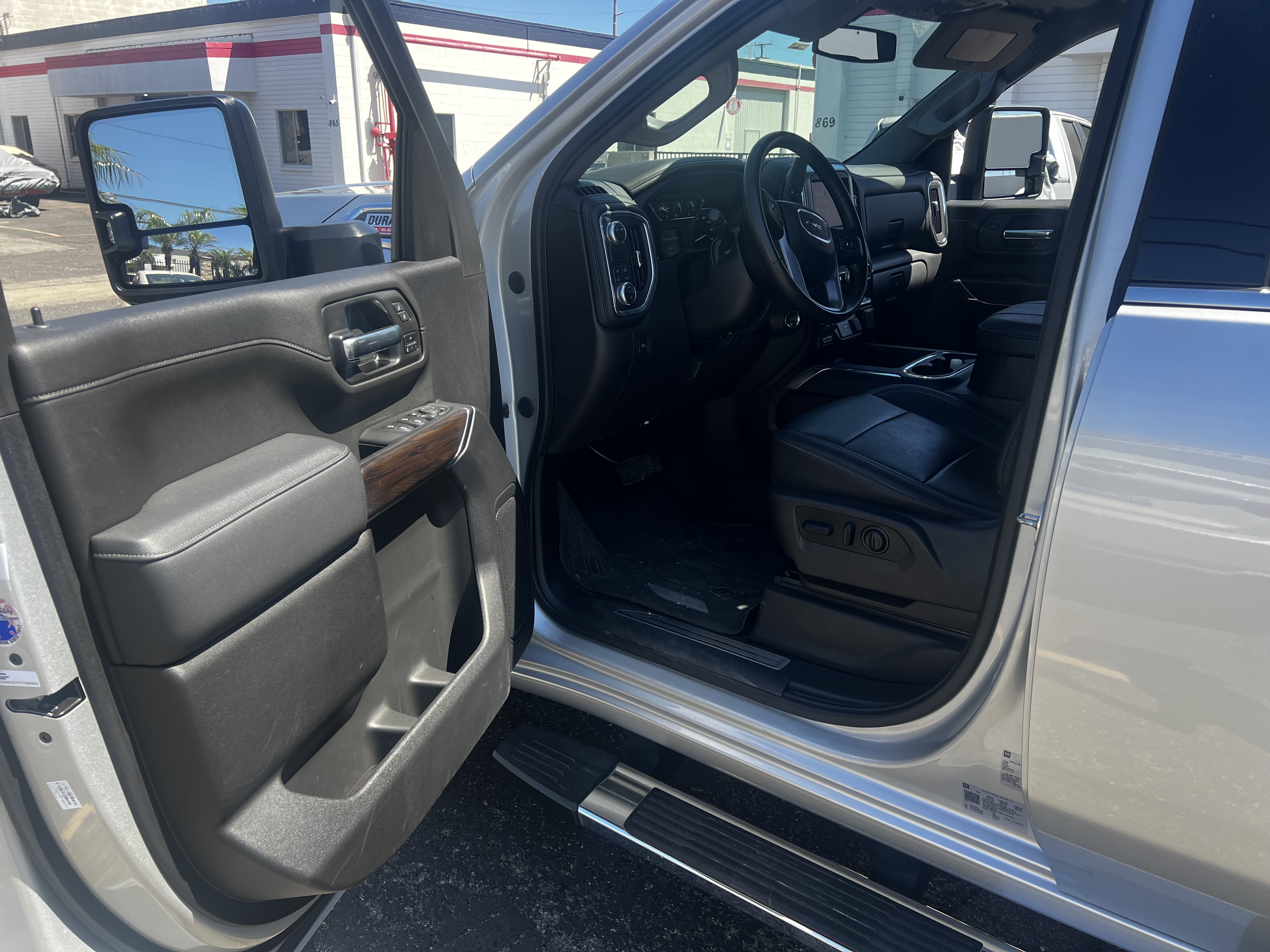 Used 2023 GMC Sierra 2500 SLT w/ SLT Convenience Package RWD image 24