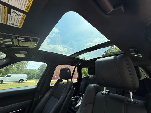 Used 2017 Land Rover Range Rover Supercharged image 13