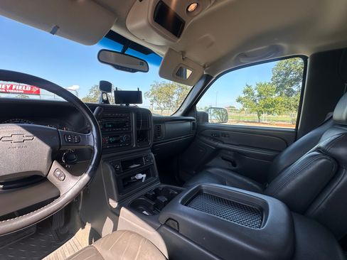 Used 2004 Chevrolet Silverado 2500 LT w/ Skid Plate Package AWD/4WD image 13
