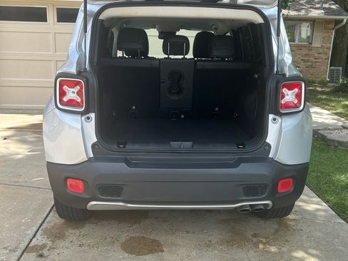 Used 2017 Jeep Renegade Limited AWD/4WD image 6