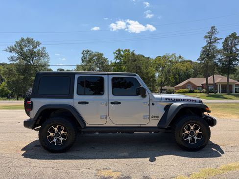 Used 2018 Jeep Wrangler Unlimited Rubicon AWD/4WD image 5